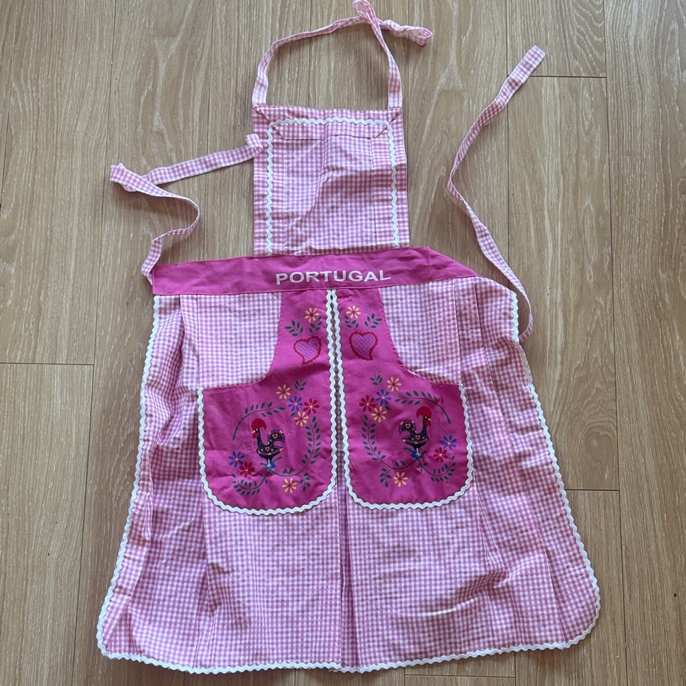 Pink Apron with Portugal Embroidery